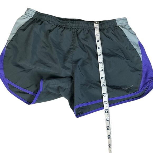 Nike Women’s Dri-Fit Running Shorts Medium Black Purple Built-In Liner Athletic - Picture 9 of 10